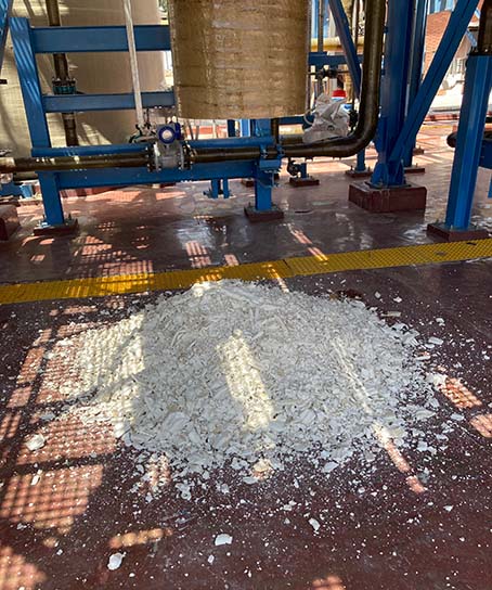 IMG_4001 Dry cake discharge Fundabac